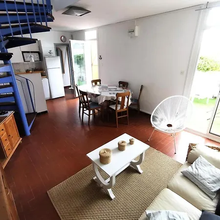 Le Cap De Front - 4 Pieces - 6 Personnes - Port Mae-7164 *